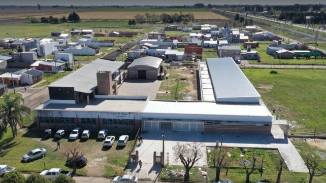 La escuela tiene una amplia instalación para poder ampliar su oferta educativa.