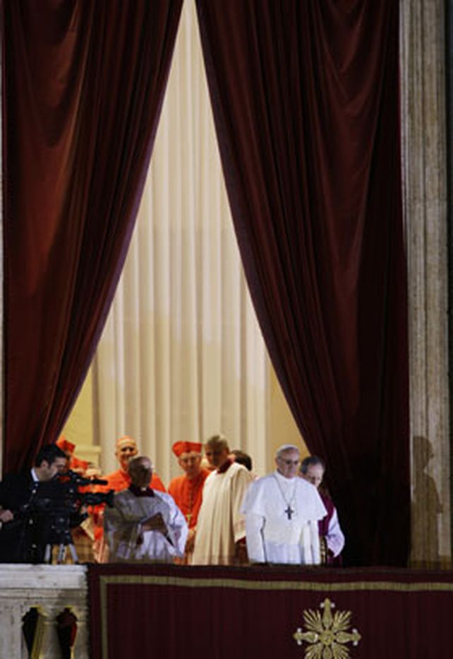 El argentino Bergoglio sorprende al mundo: es el Papa Francisco I