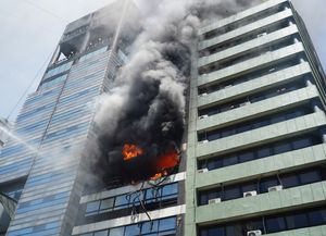 Se incendió edificio aledaño a la Secretaría de Trabajo