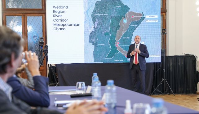 El gobernador Omar Perotti elevó el proyecto de ley a la Legislatura de Santa Fe para la creación del Área de Manejo Integral Jaaukanigás.&nbsp;