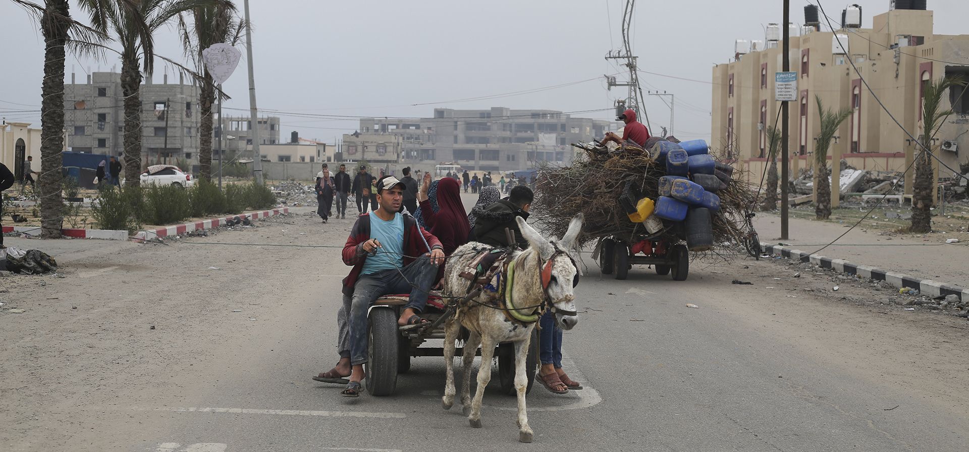 Los palestinos que huyen de la ofensiva terrestre israelí llegan a Rafah, Franja de Gaza, el martes 5 de diciembre de 2023. (Foto AP/Hatem Ali) Los palestinos que huyen de la ofensiva terrestre israelí llegan a Rafah, Franja de Gaza, el martes 5 de diciembre de 2023. (Foto AP/Hatem Ali)