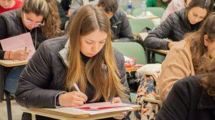 Santa Fe planifica su propio sistema de residencias médicas y definió que el examen se tomará en junio