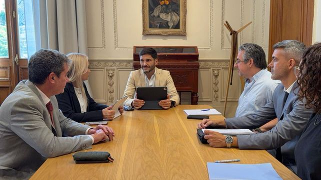 El gobernador Pullaro recibió a la titular del MPA y al fiscal regional de Rosario.&nbsp;