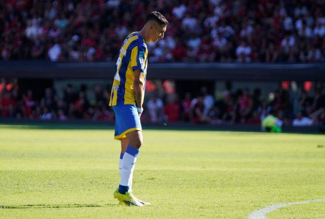 Fideo Di María se toca el aductor en el último clásico. Jugó averiado