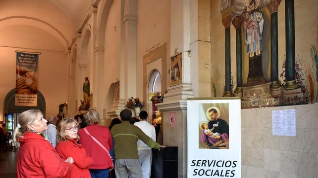 San Cayetano: miles de fieles se movilizan para pedirle al santo cristiano por trabajo y salud