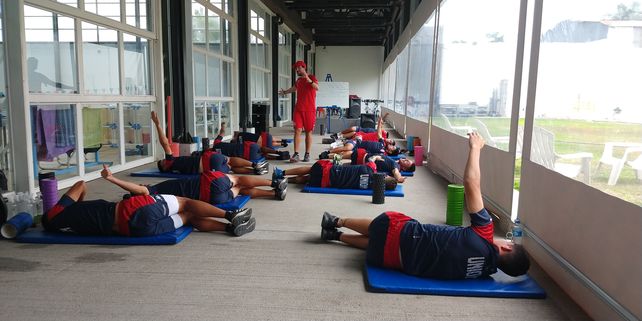 Unión trabajó, con varias certezas, con la mira en Newells