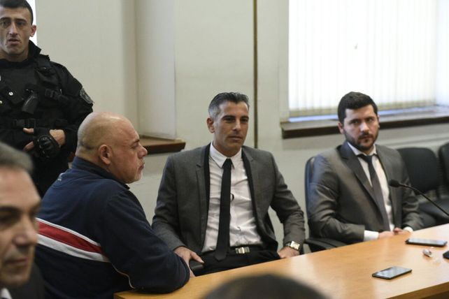 Juan Carlos Schmitt escuchó impasible el veredicto del tribunal integrado por Gustavo Pérez Urrechu