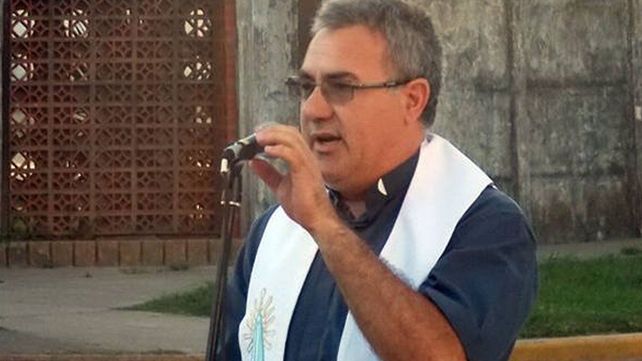 El sacerdote Néstor Monzón