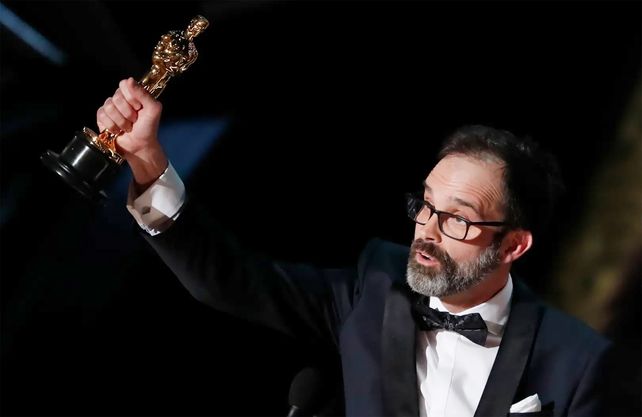 Andrew Buckland se llev&oacute; el Oscar a mejor edici&oacute;n por Contra lo imposible.