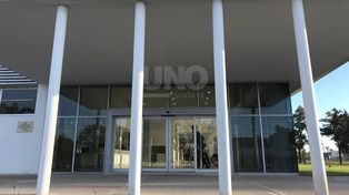 La puerta de ingreso del nuevo hospital Iturraspe, ubicado en el norte de la ciudad.