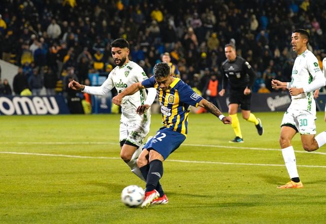 Central, con suplentes, goleó 4 a 2 a Sarmiento en el Gigante