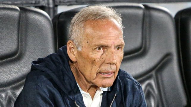 Miguel Russo rescindió el contrato con San Lorenzo tras el Apertura y desde hoy conducirá al equipo Xeneize.