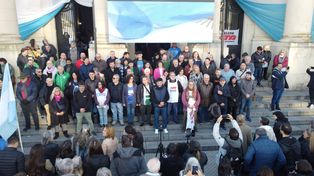 Referentes políticos, sociales, sindicales y empresariales, en el encuentro.