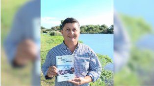Juan Orlando García presenta su libro: Más allá de los muros, una mirada profunda sobre la escuela rural