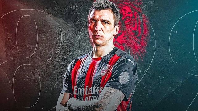 El delantero croata Mario Mandzukic es nuevo jugador de Milan.