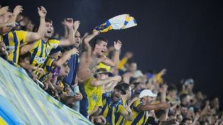 Los hinchas de Central hicieron que la tribuna en La Huerta pareciera el Gigante.
