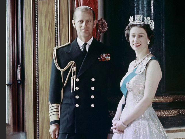 Quién era el príncipe Felipe: su trágica infancia, su vínculo con la reina y The Crown