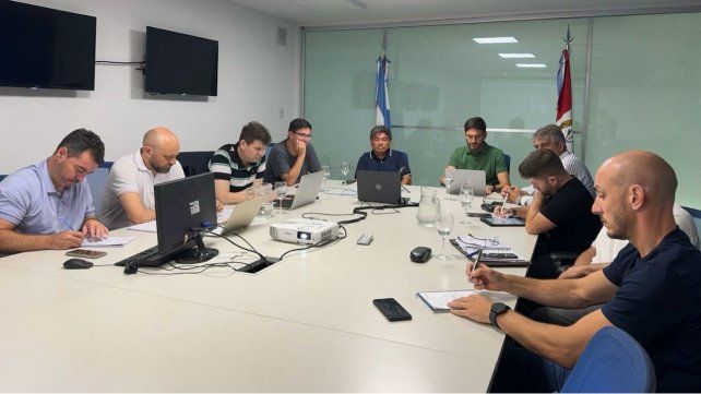 Pullaro encabezó una reunión de coordinación de acciones por la emergencia hídrica
