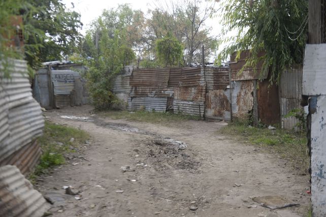 Dos armas y una lluvia de plomo para terminar con la vida de un hombre