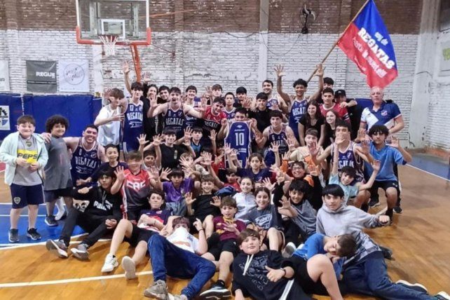 Torneo Oficial A2: Regatas Coronda es escolta de Colón