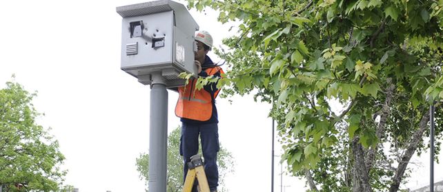 Las cámaras paralelas a los semáforos detectan los excesos de velocidad y los cruces en rojo.