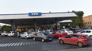 Tablero nuevo en las estaciones de servicio. El Ejecutivo rosarino quiere señalizar el componente tributario por cada litro de combustible, que en su mayoría se lleva Nación y no vuelve a la ciudad.&nbsp;