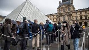 El Louvre abre sus puertas, tras cerrarlas por el Covid-19