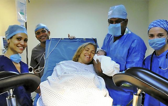 Alumbramiento. Foto del 26 de octubre pasado cuando nació el bebé en el Hospital Galenia de Cancún.