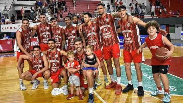 Unión quiere extender su invicto en Santa Fe ante el histórico Atenas