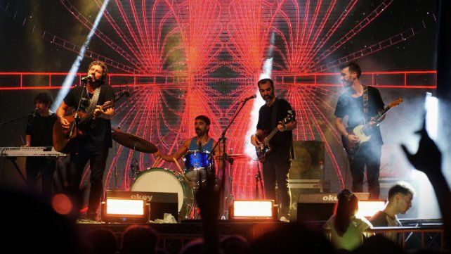 Iván Noble y Los Charros le pusieron broche de oro musical a la 39° edición de la Fiesta Nacional de la Artesanía de Colón. Se sorteó un 0 Km