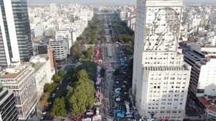 El Gobierno analiza cerrar y demoler el edificio con la imagen gigante de Evita en la 9 de Julio