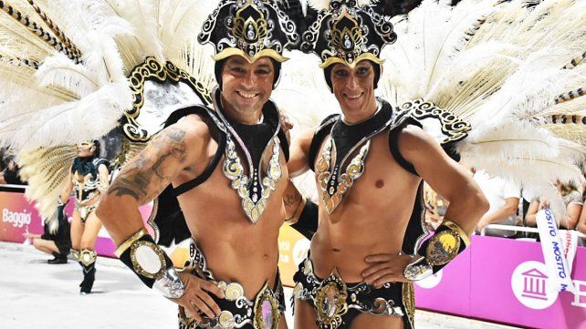 Con casi 23.000 personas disfrutando del Carnaval del País se cumplió la décima de las once noches previstas en el corsódromo de Gualeguaychú.