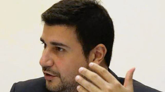 Contra  clubes y deportistas