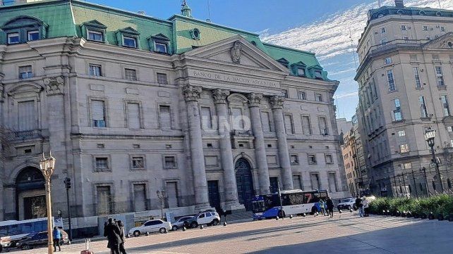 La Asociación Bancaria de Santa Fe repudió la decisión de Milei de convertir en sociedad anónima al Banco Nación La Asociación Bancaria de Santa Fe repudió la decisión de Milei de convertir en sociedad anónima al Banco Nación