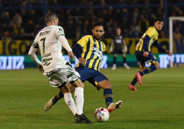 Central ganó su primer partido con Tevez tras sufrir con Sarmiento