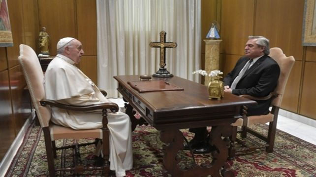 El papa Francisco se reunirá este lunes con Alberto Fernández antes de recibir a Milei