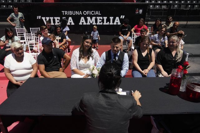Casamientos en Newells: cuatro parejas dieron el sí en el Coloso Marcelo Bielsa