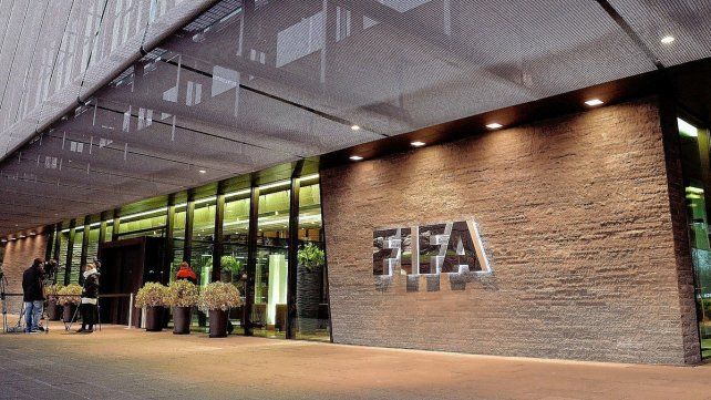 La FIFA trasladará parte de sus oficinas a Miami.