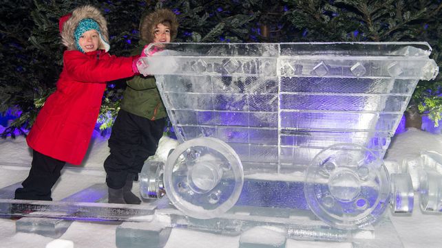 El reino mágico de hielo expone sus esculturas en Londres