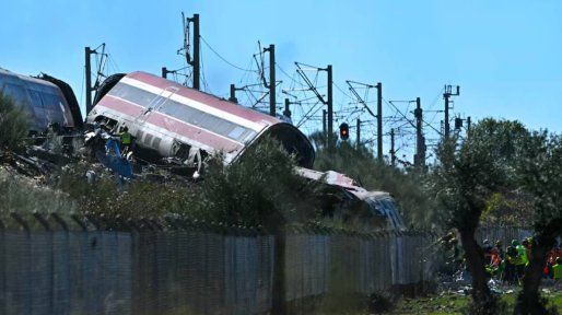 Al menos 30 muertos tras el choque de trenes en España