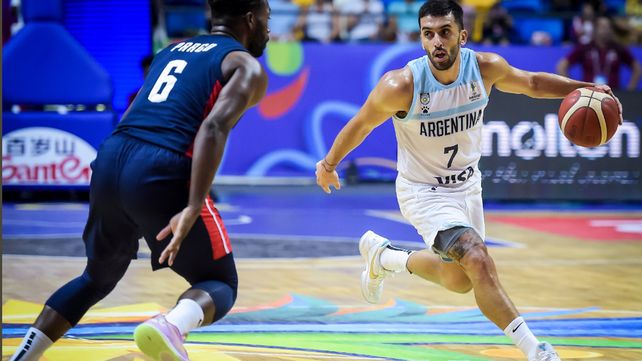 Facundo Campazzo sumó 10 puntos en la victoria argentina sobre Estados Unidos.