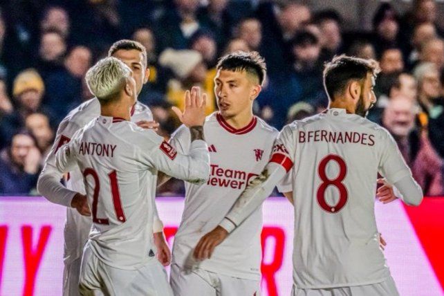 El Manchester United de Martínez y Garnacho avanzó en la FA Cup