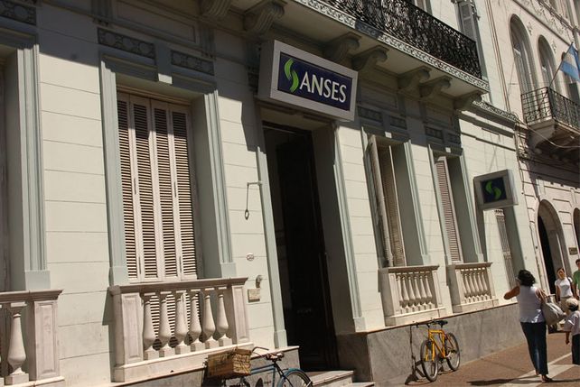 Amparo. Si el juez se pronuncia a su favor los abogados podrán volver a realizar trámites en la entidad