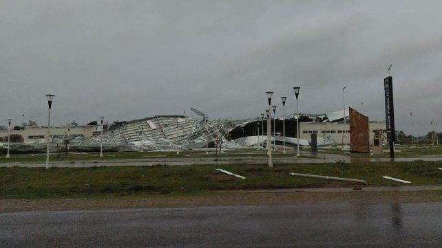Fuerte tormenta derribó el techo de la termina de ómnibus de Villaguay.