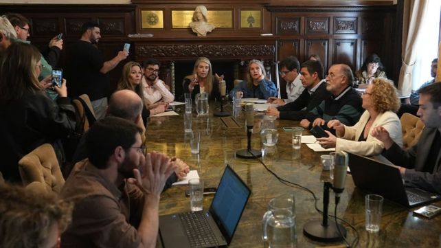 Tras la polémica reunión en el Concejo para tratar el proyecto que legaliza Uber y otras App; los directivos de la firma plantearon aportar datos e información para el texto enviado previamente por la Intendencia.