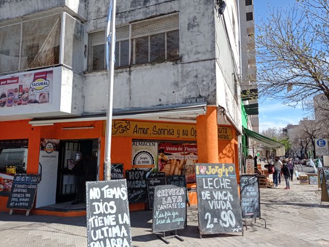 Reabrió el mítico almacén de Entre Ríos y Cochabamba