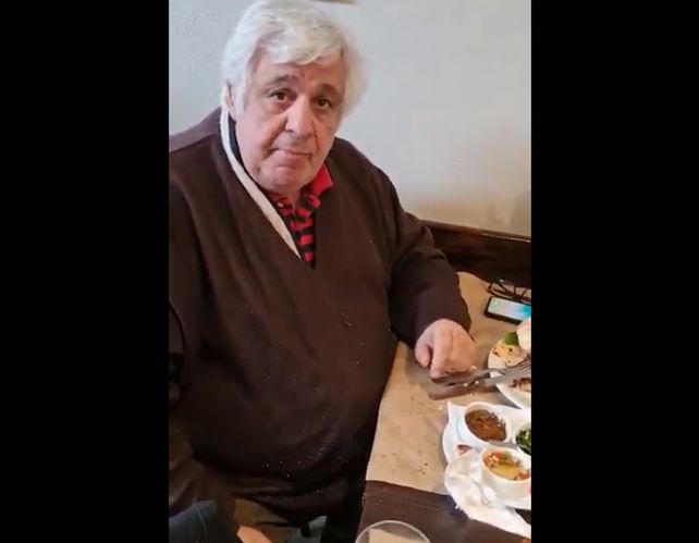 Video: Samid fue escrachado rompiendo la prisión domiciliar y echado de un restaurante