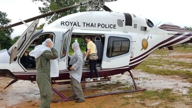 Ya rescataron a 11 niños futbolistas atrapados en la cueva