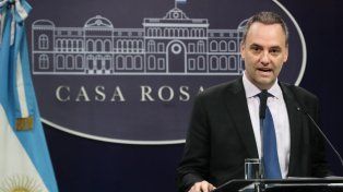 El vocero presidencial, Manuel Adorni, sostuvo que Milei seguirá con su plan de gobierno pese a la caída en las encuestas.&nbsp;