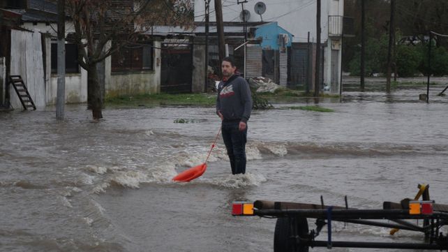Videos y fotos que dan cuenta de la gravedad de las inundaciones en La Plata